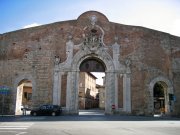 Arrivo a Siena
attraverso Porta Camollìa
(7221 bytes)